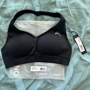 Oner Active Classic Seamless 2.0 Halter Neck Bra (NWT) — Black — Medium